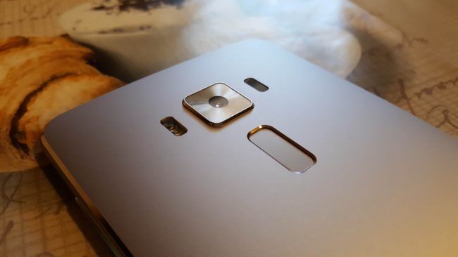 Cámara del ASUS Zenfone 3 Deluxe