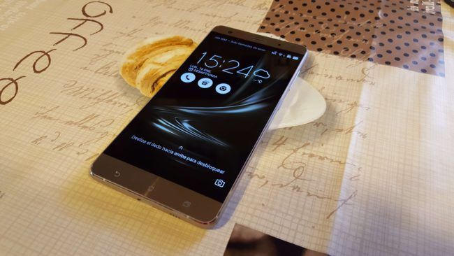 Frontal del ASUS Zenfone 3 Deluxe