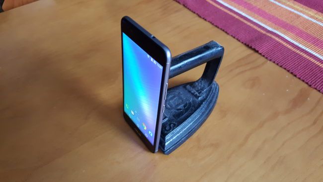 Imagen superior del ASUS Zenfone 3 Max
