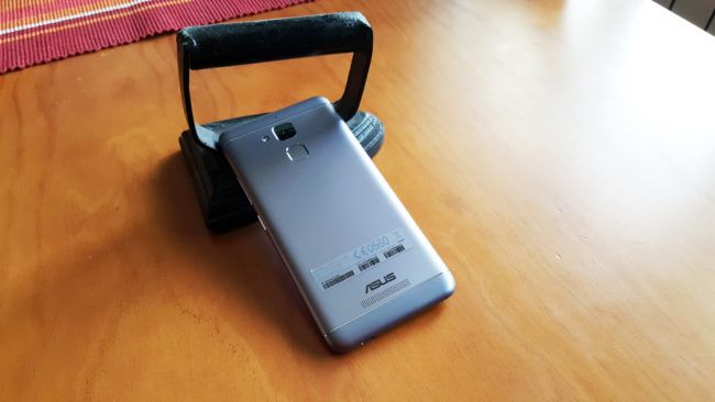 Imagen trasera ASUS Zenfone 3 Max