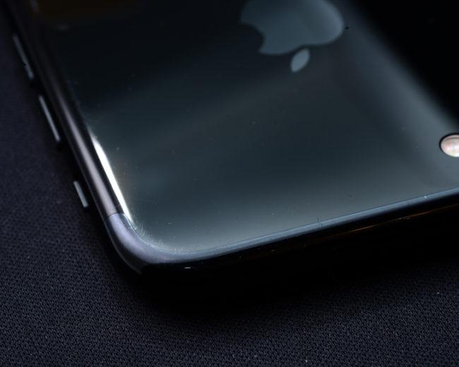 iPhone 7 Jet Black daños en la carcasa