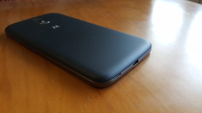 Puerto USB del Moto E3
