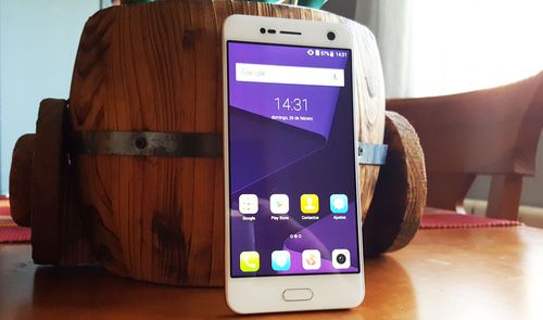 ZTE Blade V8