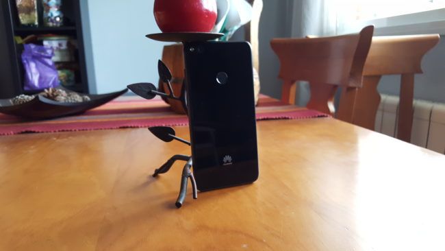 Imagen trasera del Huawei P8 Lite 2017