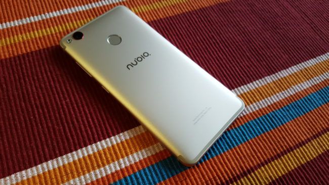 Imagen trasera del Nubia Z11 miniS