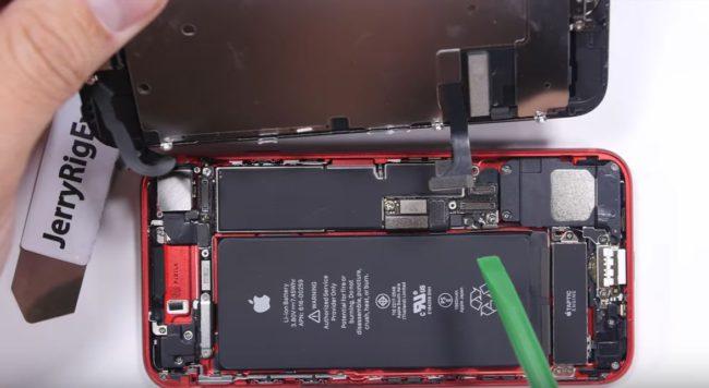 iPhone 7 de color rojo