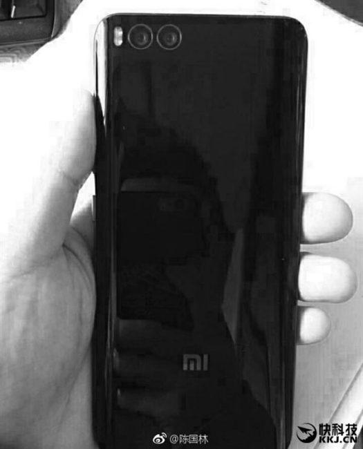 Xiaomi mi6 en las manos