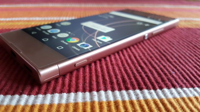 Botones laterales del Sony Xperia XA1