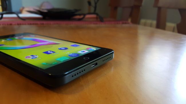 Puerto USB Alcatel A5 LED