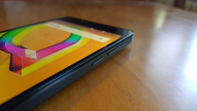 Lateral del Alcatel A5 LED