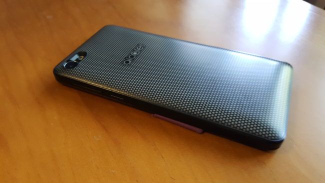 Imagen trasera del Alcatel A5 LED