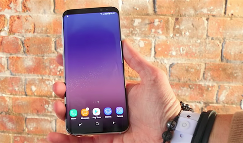 galaxy s8 en mano