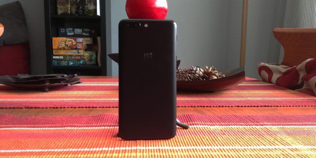 Detalle trasero del OnePlus 5