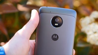Motorola Moto G5 en color gris espacial