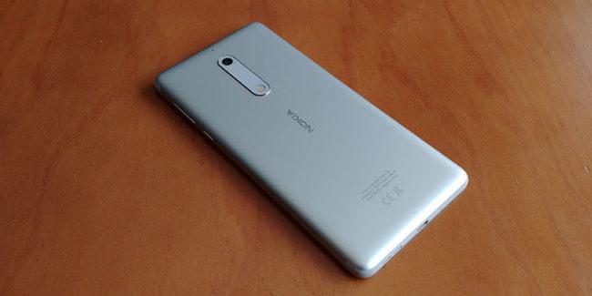 Imagen trasera del Nokia 5