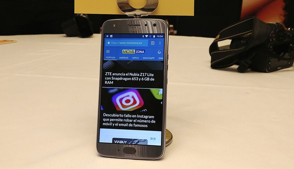 Frontal y pantalla del Motorola Moto X4