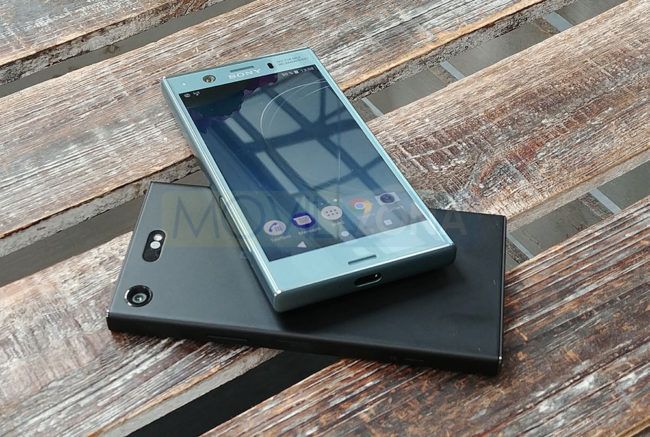 Sony Xperia XZ1 Compact negro vista delantera y trasera