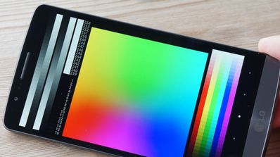Pantalla de smartphone LG con calibración sRGB