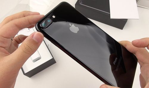 Acabado brillante del iPhone 7 Jet Black
