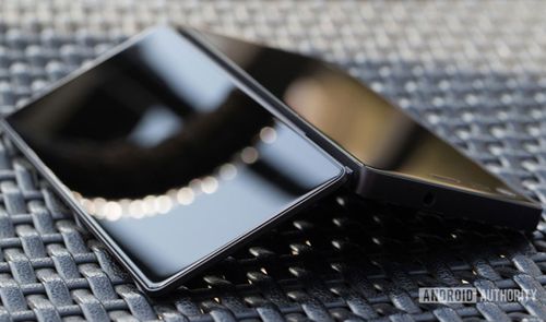 Smartphone con pantalla plegable
