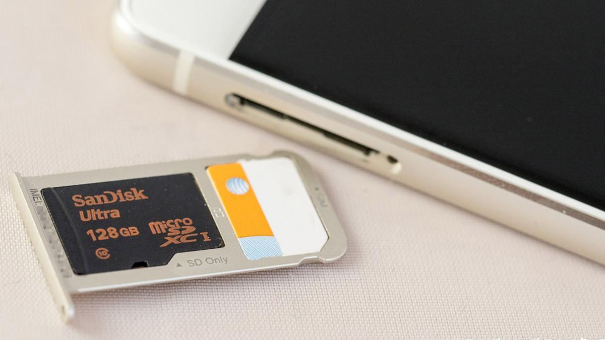 SanDisk presenta su primera tarjeta MicroSD de 64GB, esperando teléfonos  que la soporten