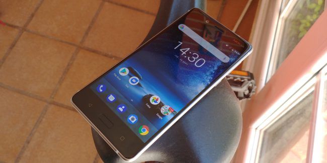Imagen frontal del Nokia 8
