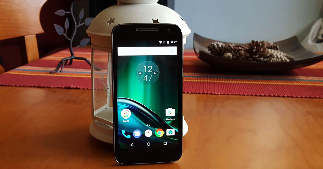Frontal y pantalla del Motorola Moto G4 Play
