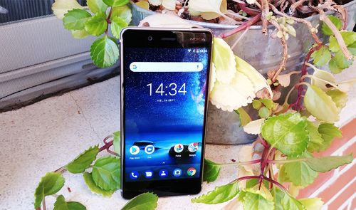 Teléfono Nokia 8