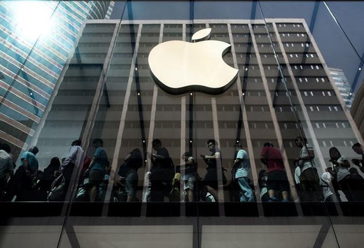 fachada con el logo de Apple