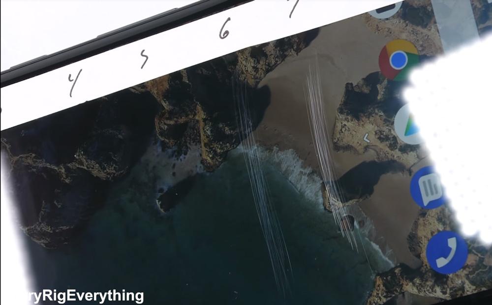 Resistencia de la pantalla del Google Pixel 2 XL a los arañazos
