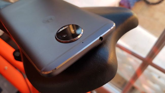 Toma de auriculaers del Motorola Moto G5S Plus