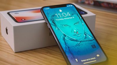 iPhone X con pantalla LCD