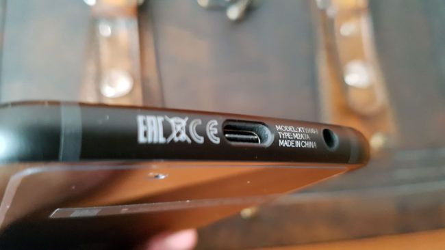 Puerto USB tipo C del Motorola Moto X4