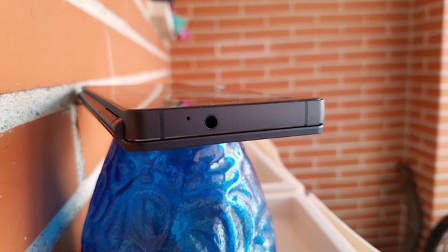 Toma de auriculares del ZTE Axon M