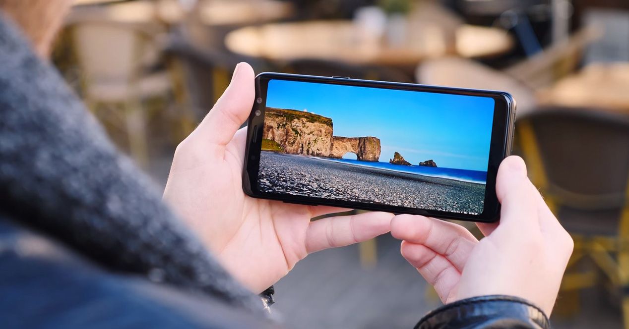 Pantalla sin marcos del Samsung Galaxy A8