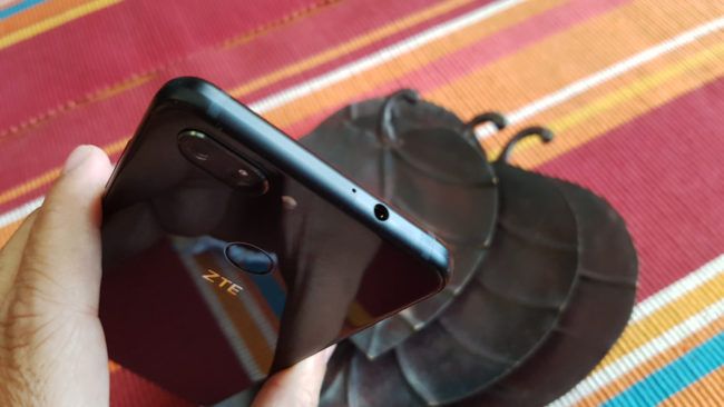 Toma de auriculares del ZTE Blade V9