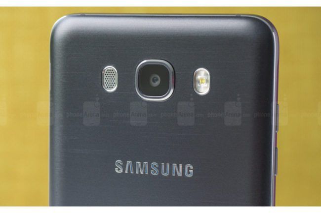 Trasera del Samsung Galaxy J8 2018