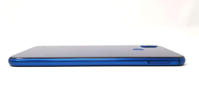 Huawei P20 Lite azul bocabajo