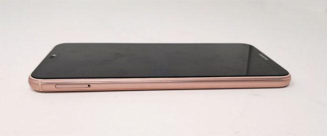Huawei P20 Lite rosa lateral boca arriba