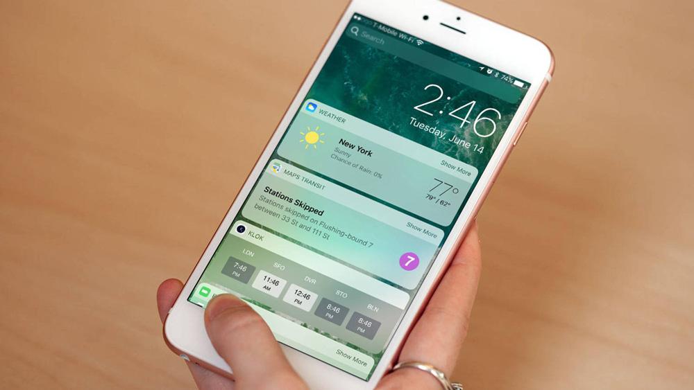 Panel de notificaciones en la pantalla de bloqueo de un iPhone con iOS 11