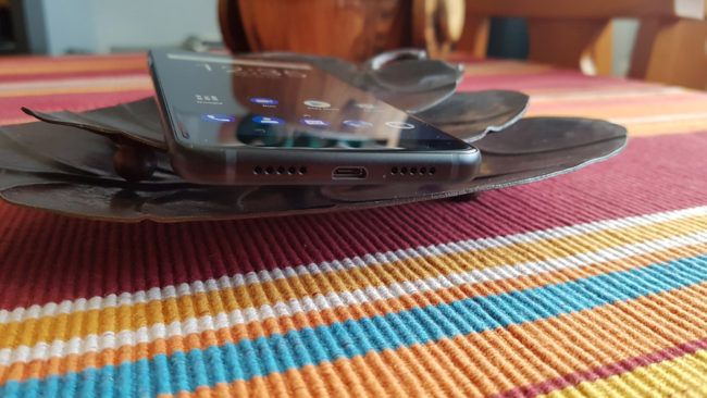 Puerto USB del ZTE Blade V9