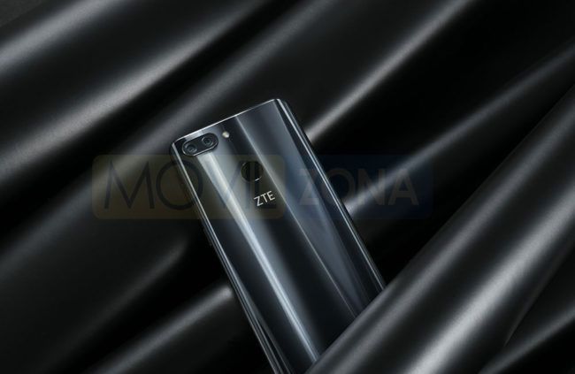 ZTE Blade V9 negro vista trasera de la carcasa y de la cámara