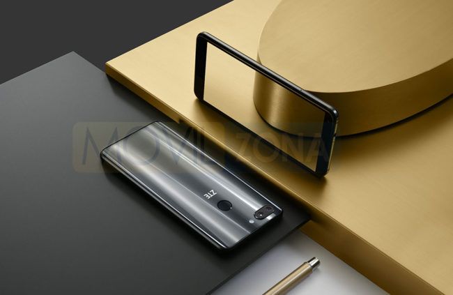 ZTE Blade V9 dorado con espejo