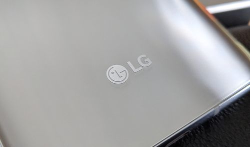Logo de LG en uno de sus smartphones