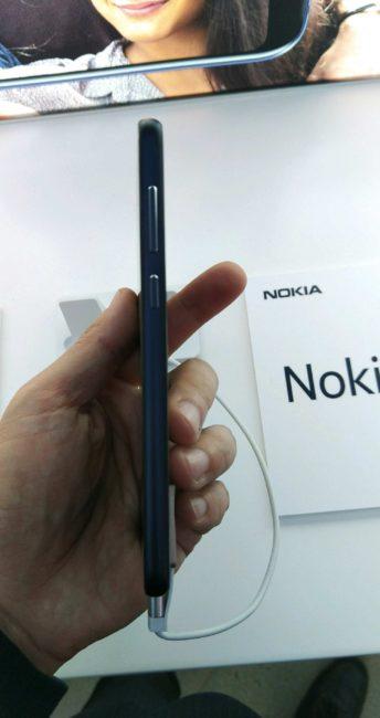 Grosor del Nokia X