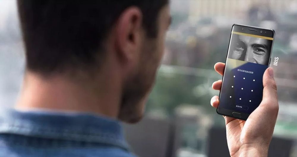 Escáner de iris del Samsung Galaxy Note 8 en acción