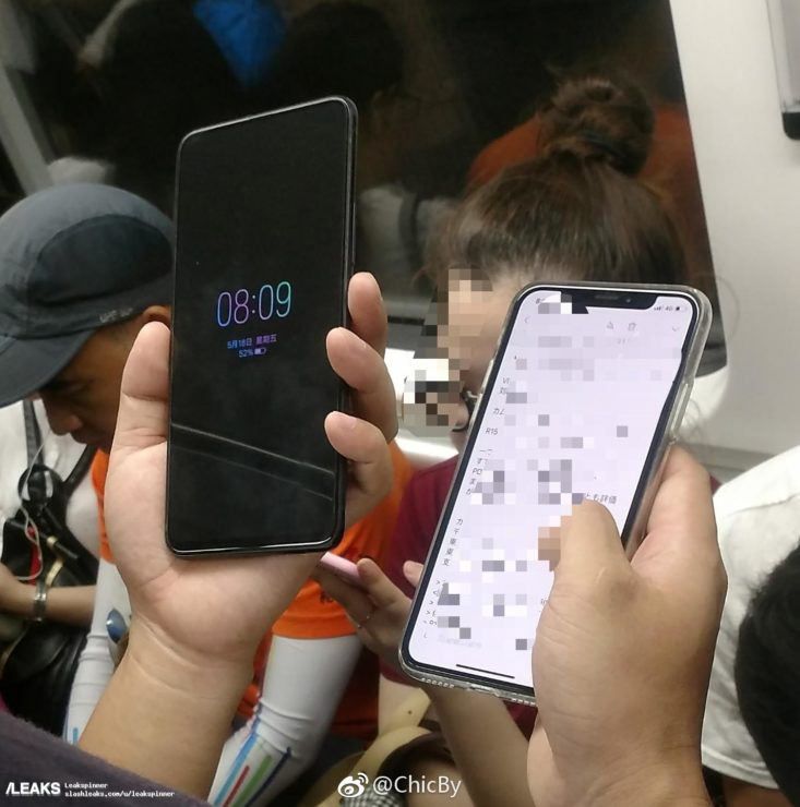 Pantalla del Vivo Apex frente al display del iPhone X