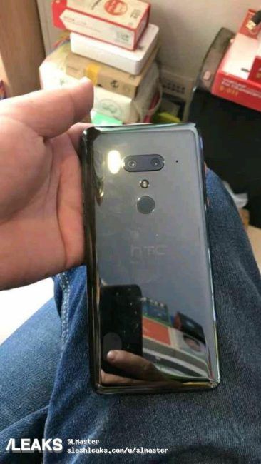 diseño del HTC U12+