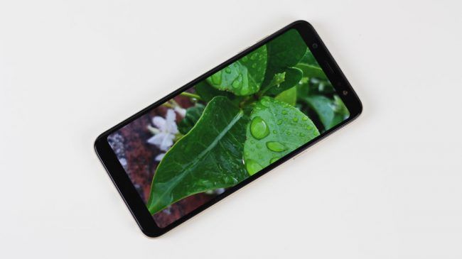 Imagen frontal del Samsung Galaxy A6+ 2018