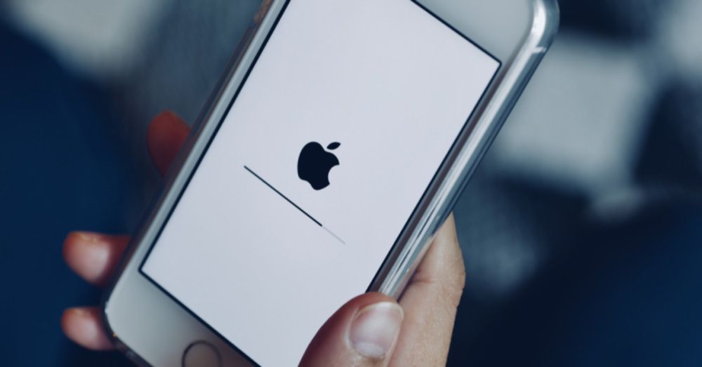 iPhone actualizando su software